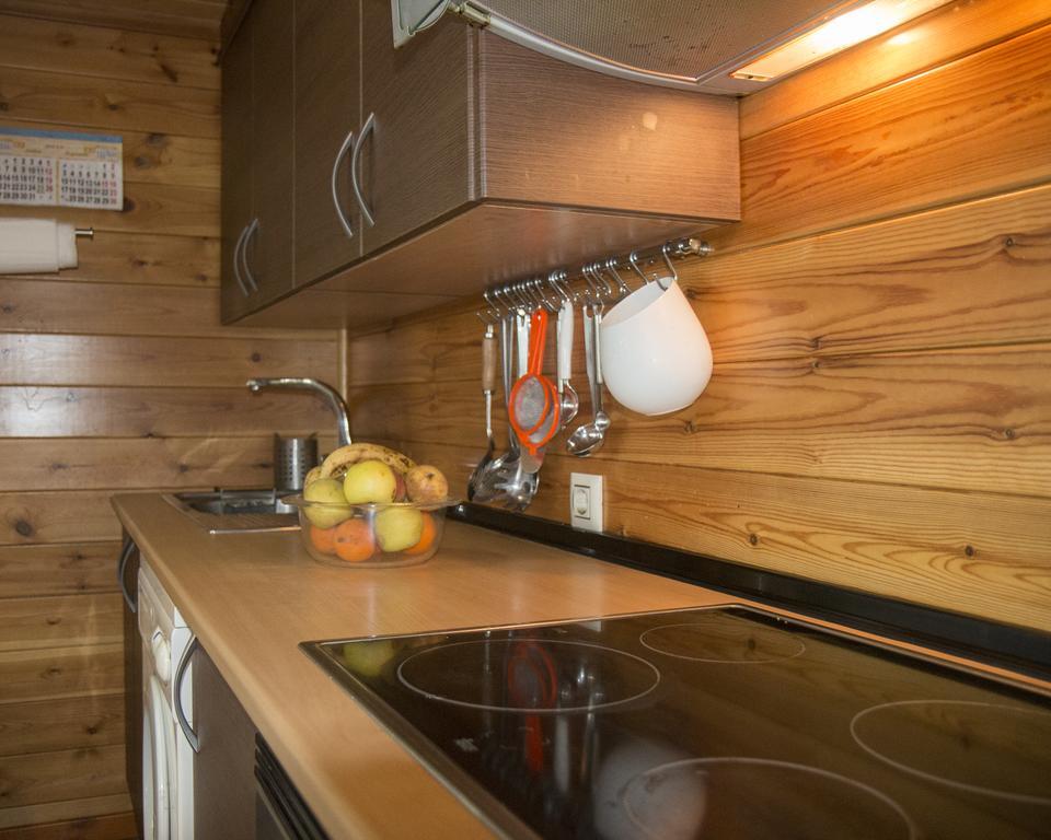 Wood House Close Beach Марбеля Екстериор снимка
