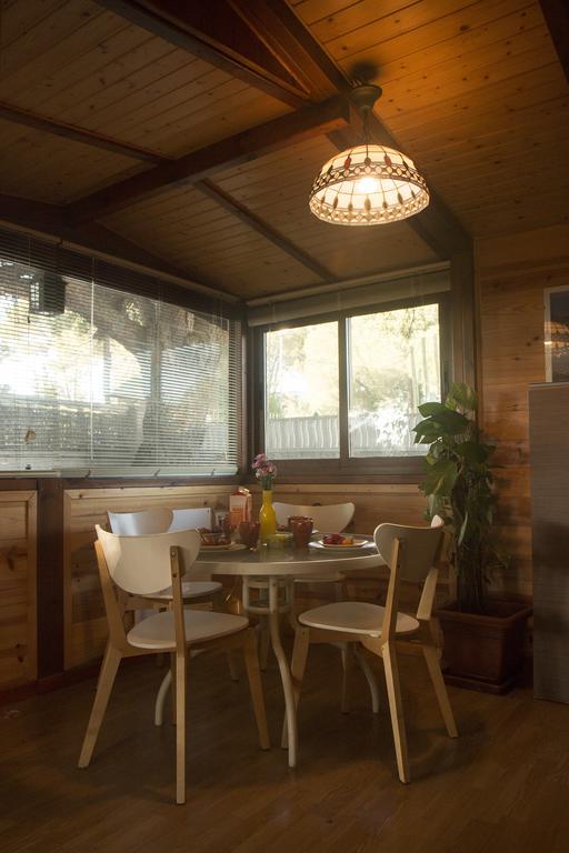 Wood House Close Beach Марбеля Екстериор снимка