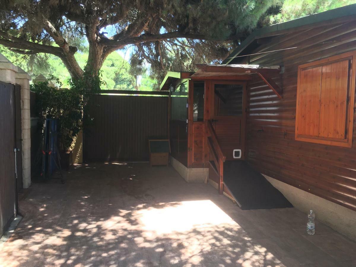 Wood House Close Beach Марбеля Екстериор снимка