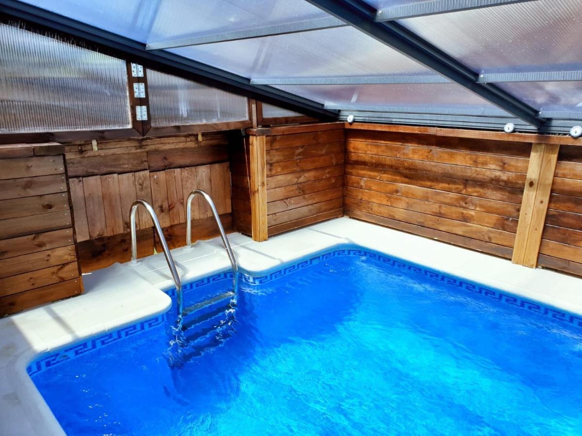 Wood House Close Beach Марбеля Екстериор снимка