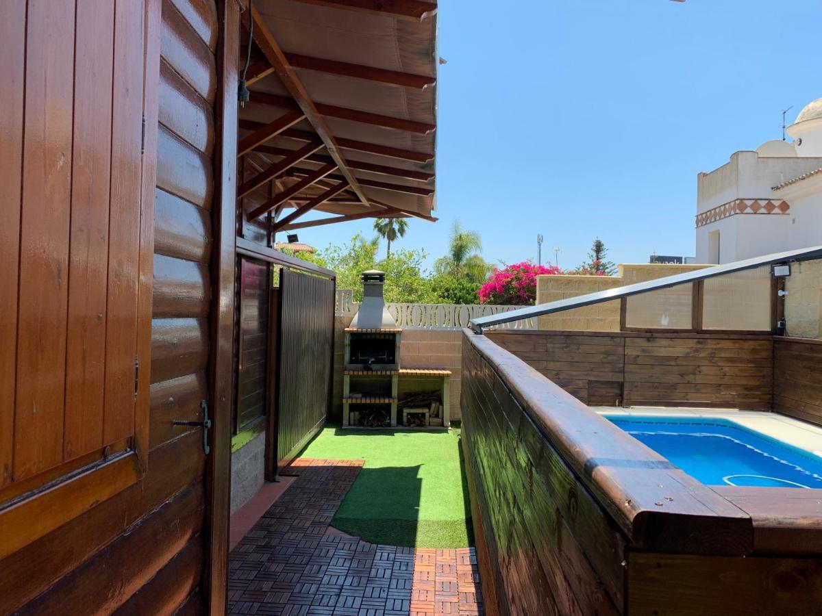 Wood House Close Beach Марбеля Екстериор снимка