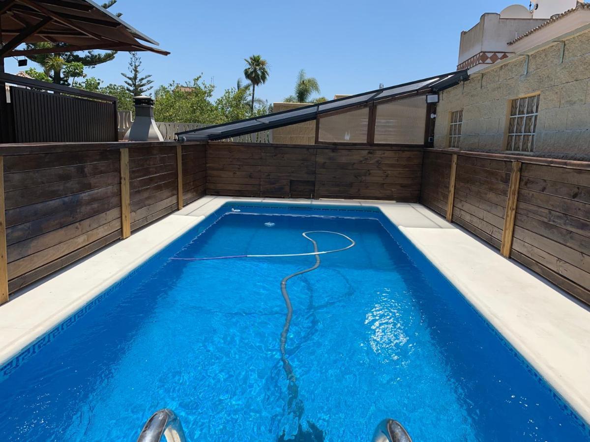 Wood House Close Beach Марбеля Екстериор снимка